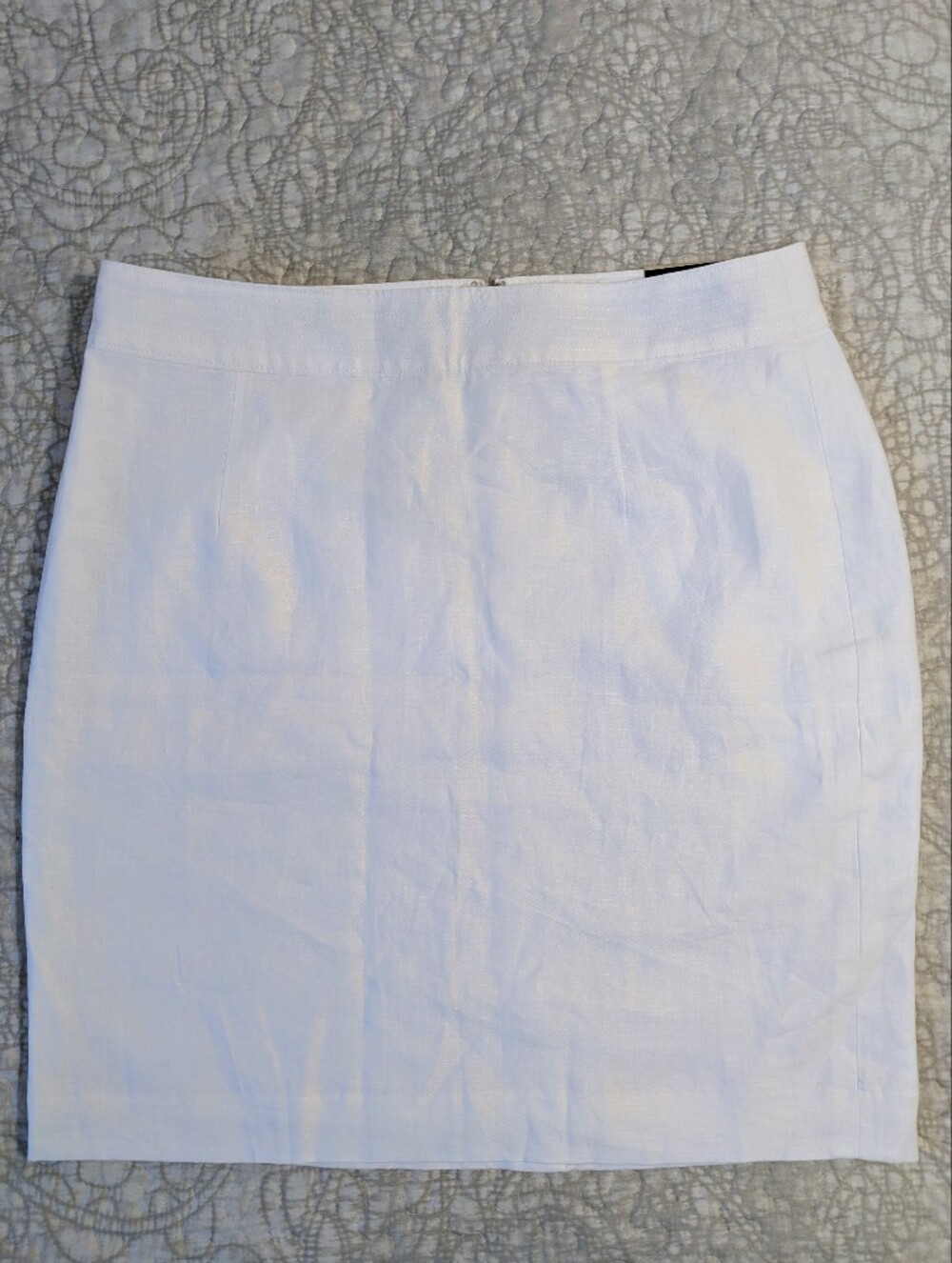 Banana Republic Classic White Linen Midi Skirt - Clean Minimal Design